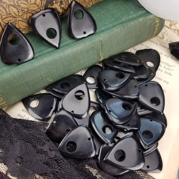 Buffalo Horn Medium Planchette, drilled