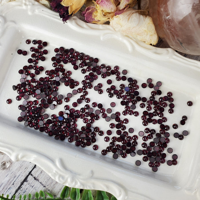 Garnet Cabochons, 6mm Round
