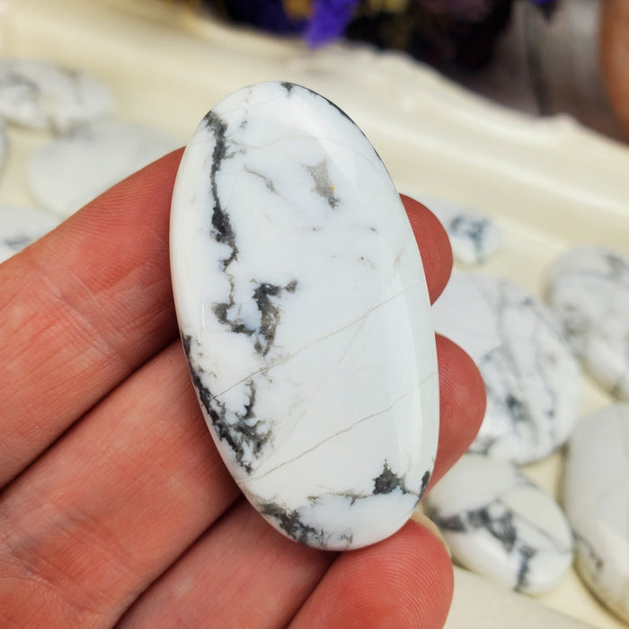 Howlite Cabochons, 100 gram bags