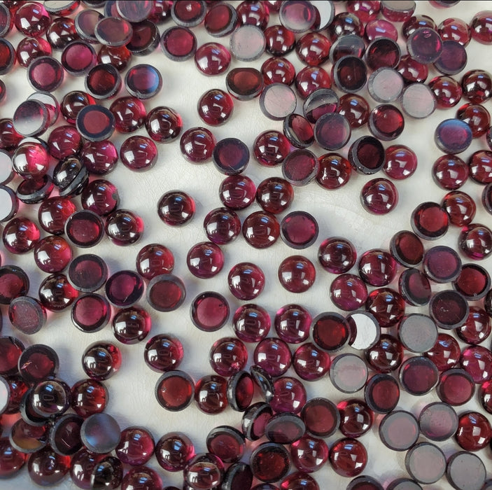 Garnet Cabochons, 6mm Round