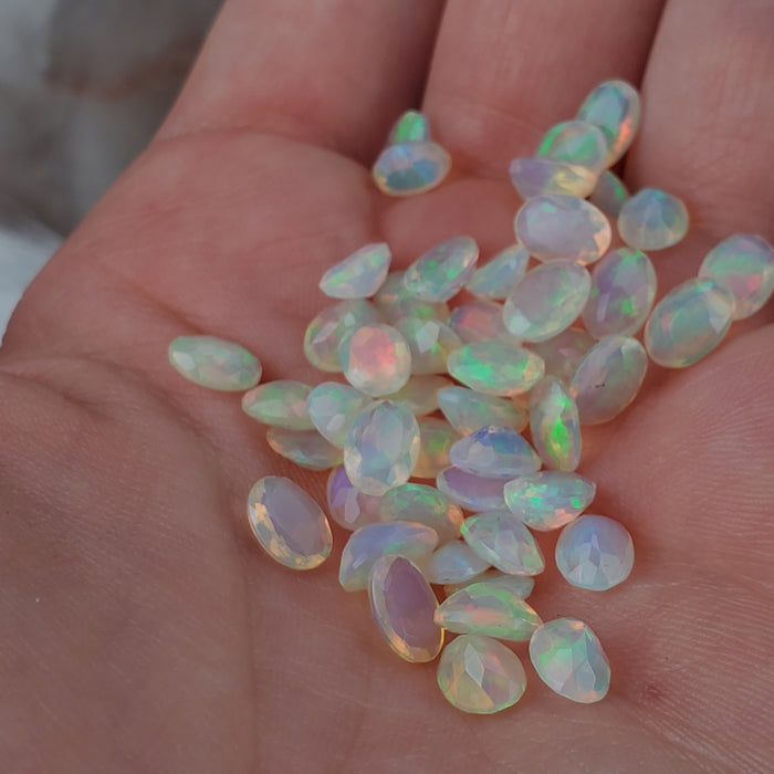 Welo Opal Facets, 5x7mm