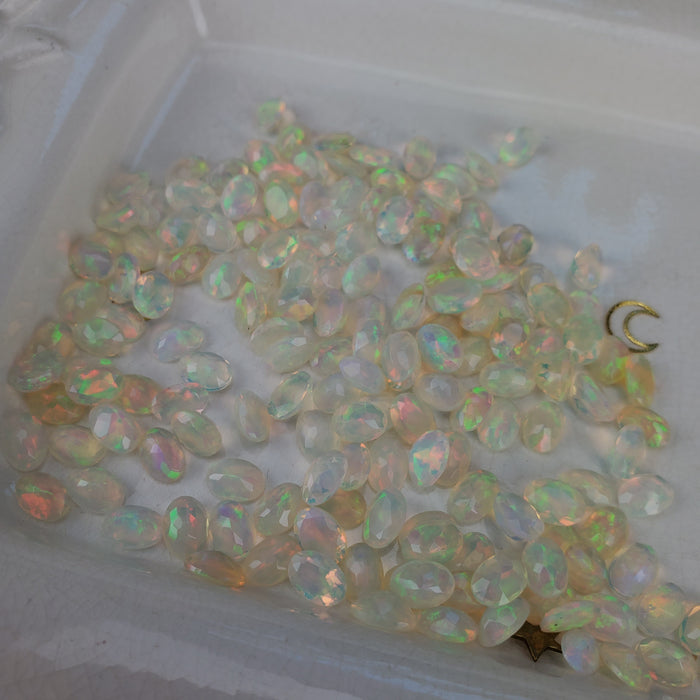 Welo Opal Facets, 5x7mm