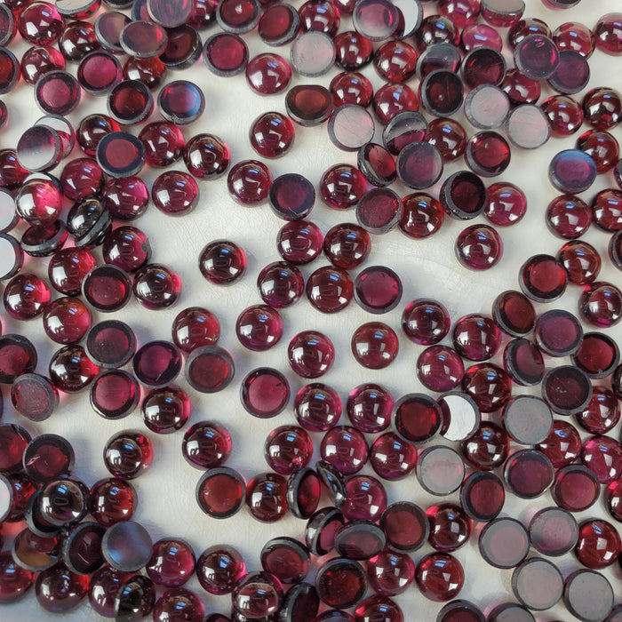 Garnet Cabochons, 5mm Round