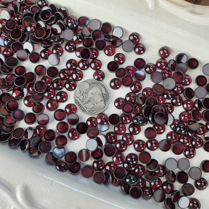 Garnet Cabochons, 7mm Round