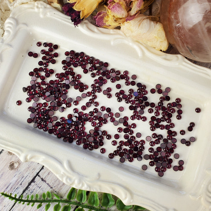 Garnet Cabochons, 5mm Round