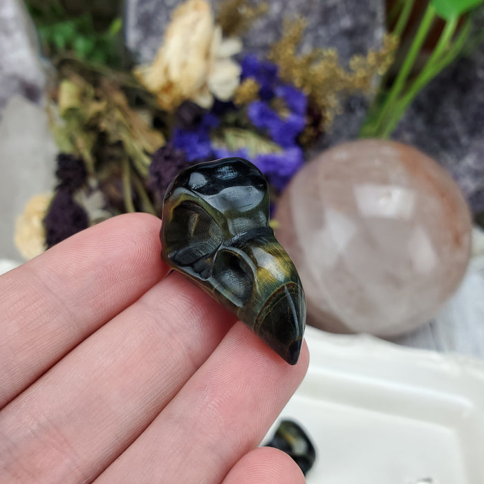 Tigers Eye Raven Skull