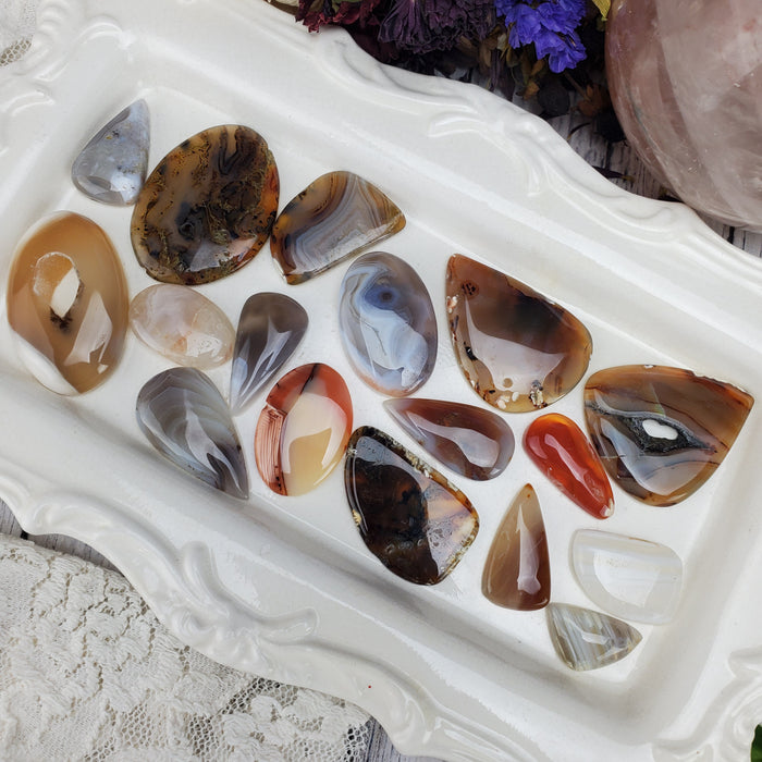 Lively Agate Cabochons, 100 gram bags