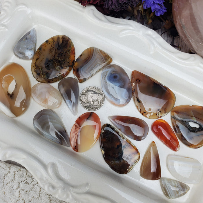 Lively Agate Cabochons, 100 gram bags