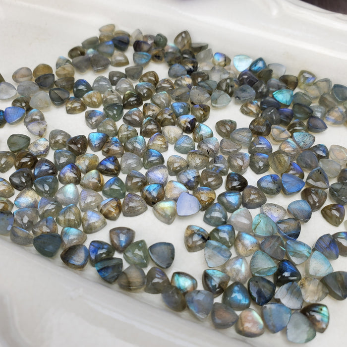 Labradorite Trillion Cabochons, 6mm