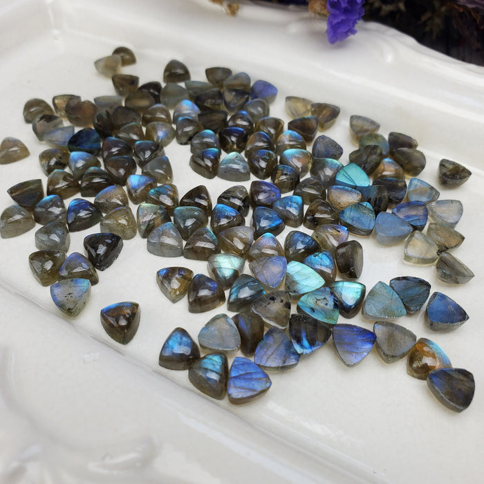 Labradorite Trillion Cabochons, 8mm