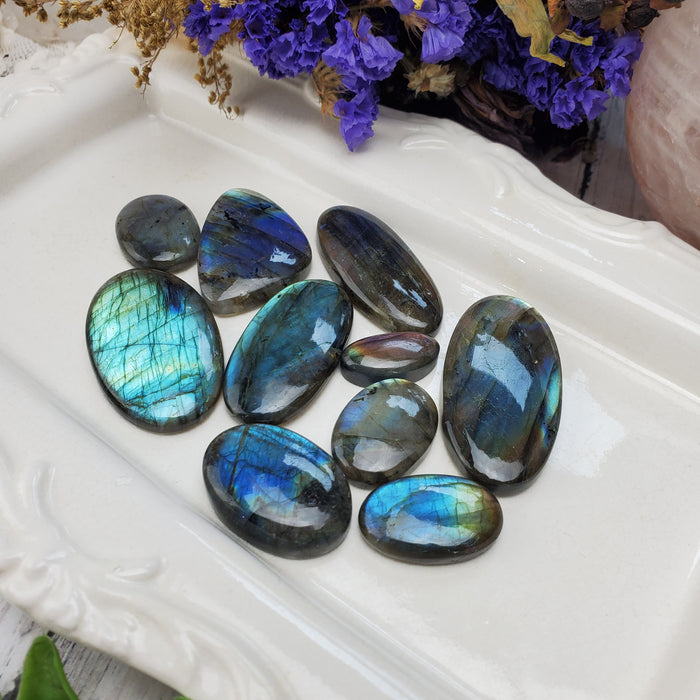 Labradorite Cabochons, 100g bags