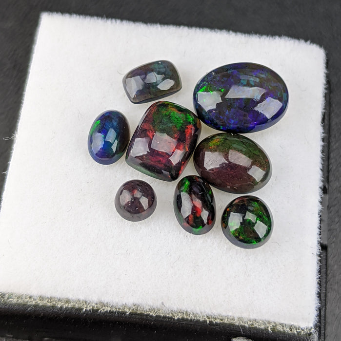 Welo Smoked Black Opal 5 carat Sets