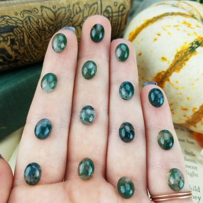 Moss Agate Cabochons, 7x9mm